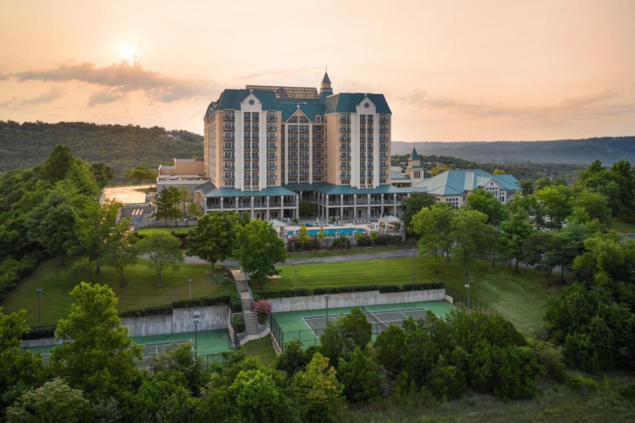 Chateau On The Lake Resort Spa And Convention Center Branson Exterior photo