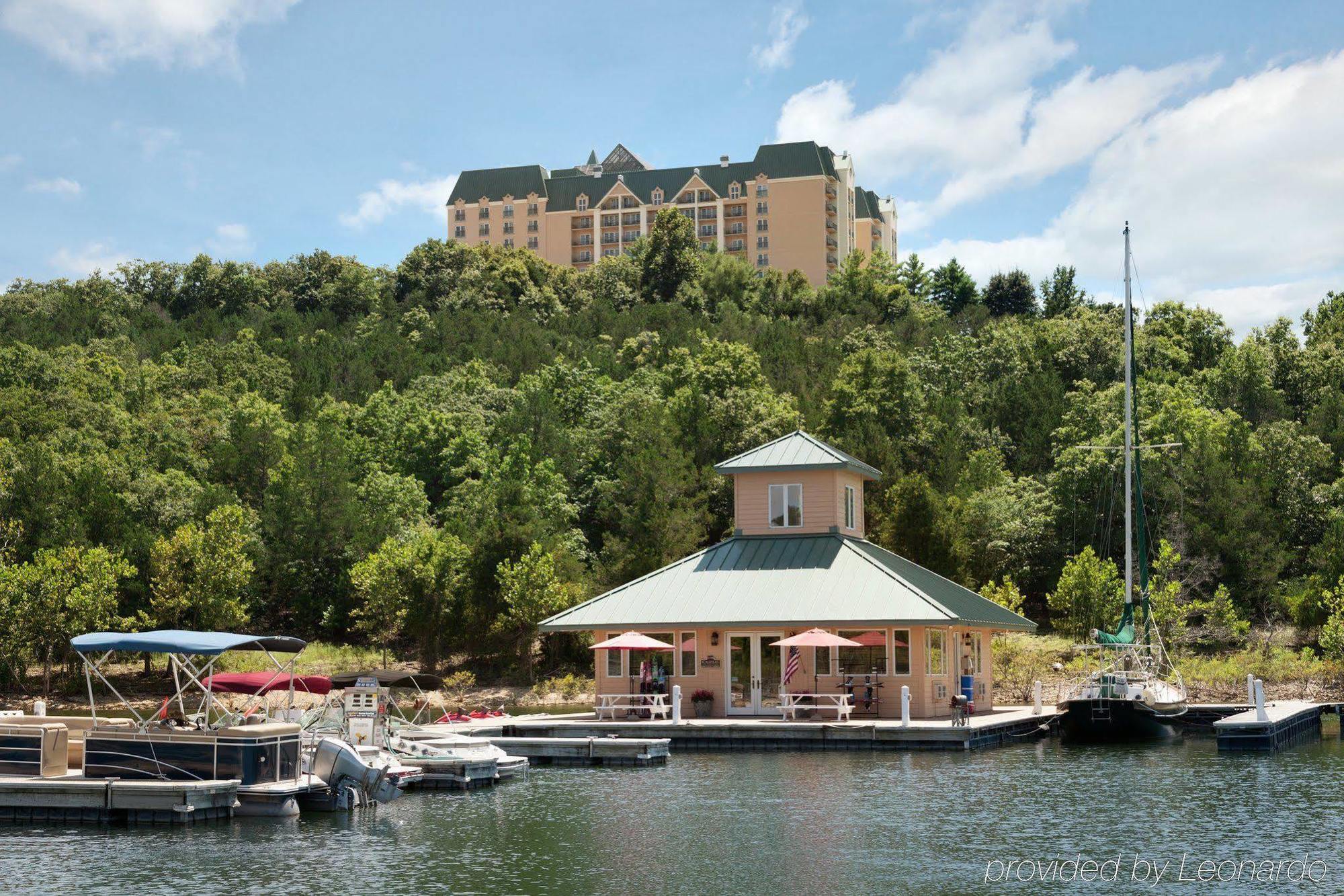 Chateau On The Lake Resort Spa And Convention Center Branson Exterior photo