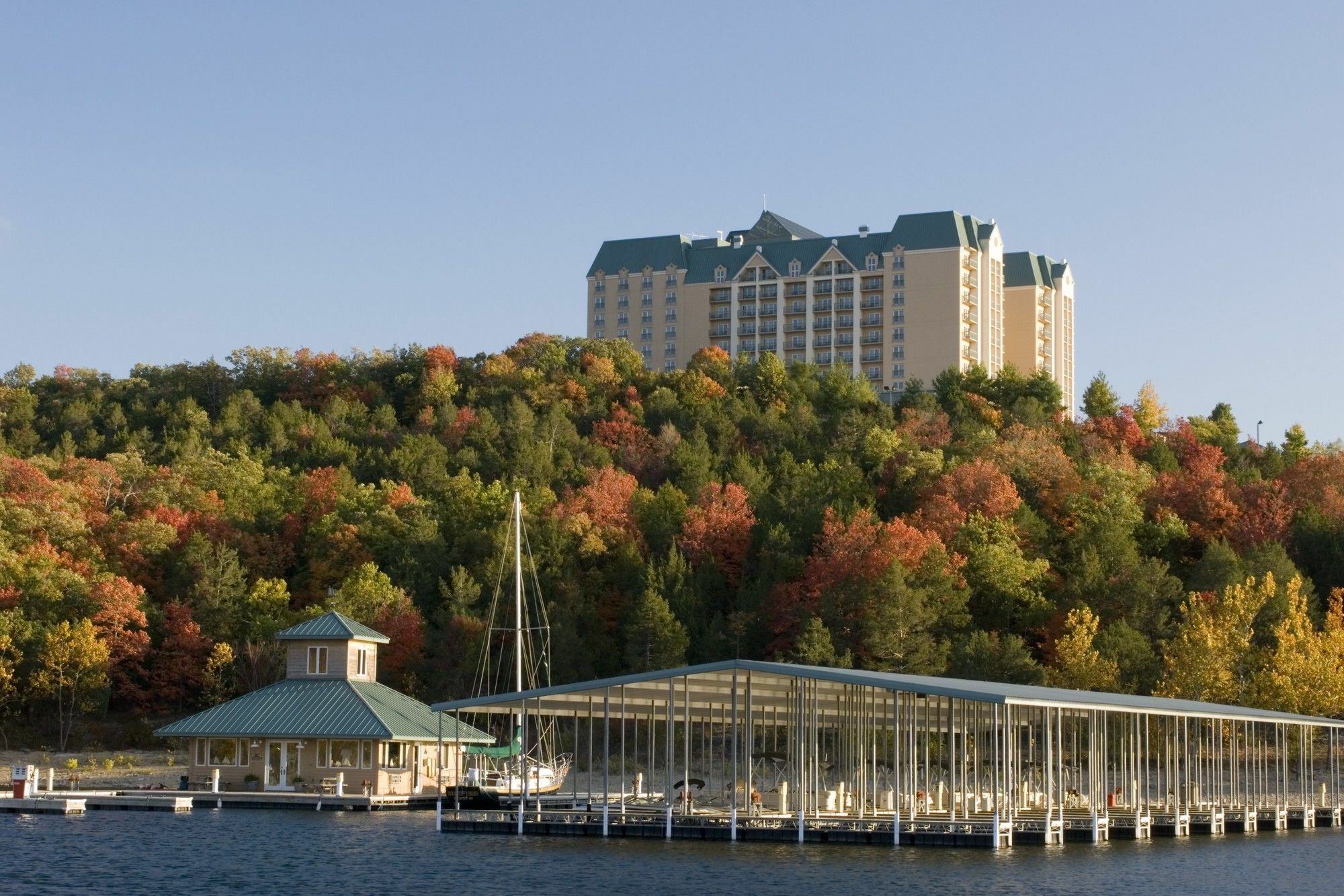 Chateau On The Lake Resort Spa And Convention Center Branson Exterior photo