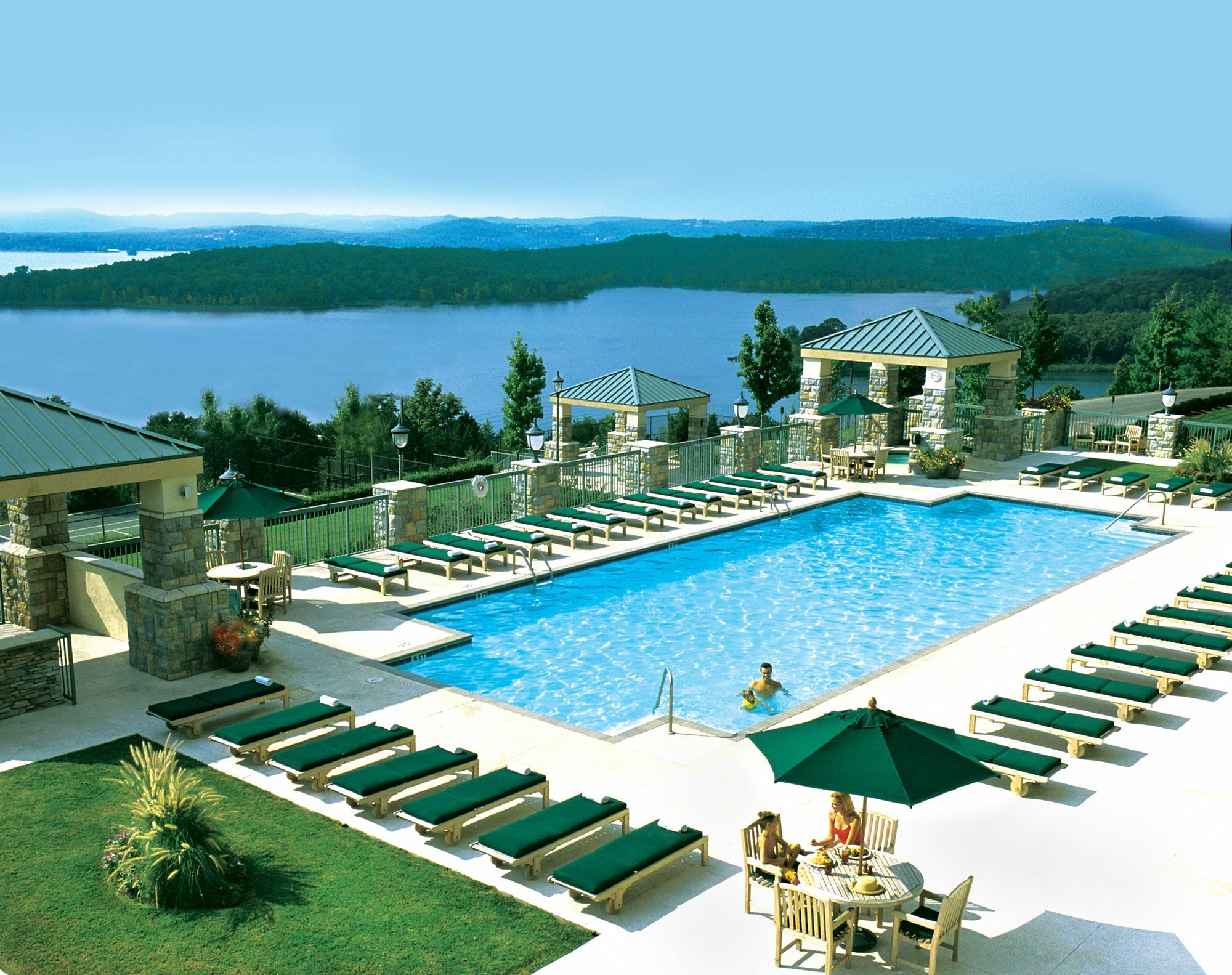 Chateau On The Lake Resort Spa And Convention Center Branson Exterior photo