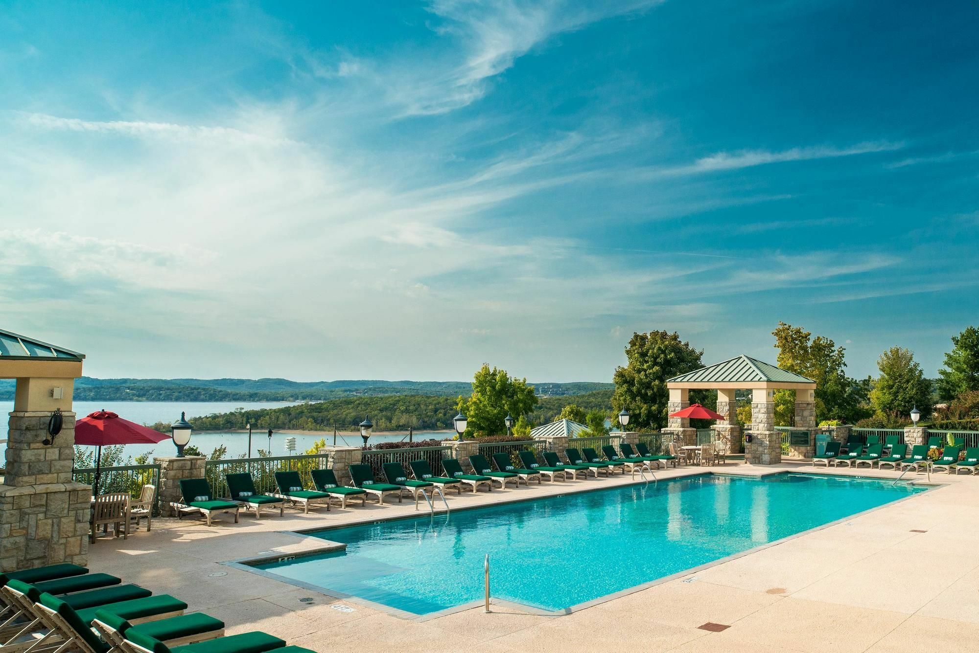 Chateau On The Lake Resort Spa And Convention Center Branson Exterior photo